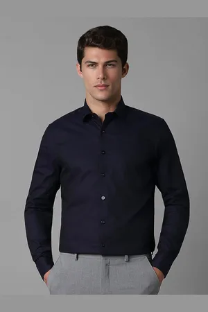 Louis Philippe Men Spread Collar Solid Cotton Slim Fit Formal Shirt