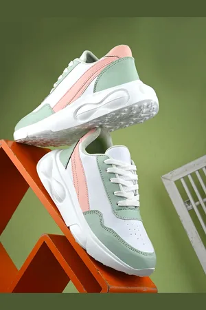 MAGNOLIA Women Sneakers