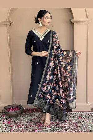 choiceit Women Floral Embroidered Regular Sequinned Kurta with Pyjamas & With Dupatta