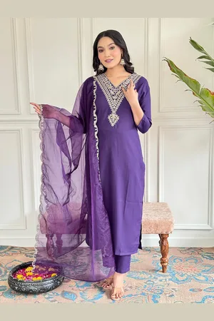 choiceit Women Floral Embroidered Regular Sequinned Kurta with Pyjamas & With Dupatta