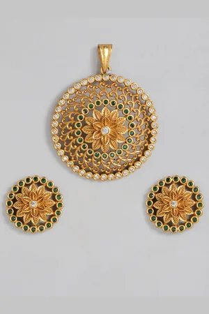 Peora Temple Jewellery Round Floral Studdded Pendant with Earring Set