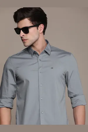 Calvin Klein Men Solid Slim Fit Casual Shirt