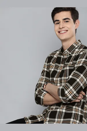 Mast & Harbour Men Black & White Regular Fit Checked Casual Shirt