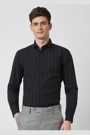 Peter England Men Slim Fit Spread Collar Vertical Striped Cotton Casual Shirt