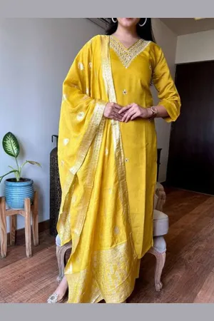 Moda Rapido Women Ethnic Motifs Embroidered Regular Pure Cotton Kurta with Trousers & With Dupatta