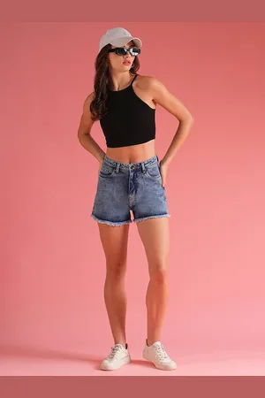 Globus Slim Fit Mid-Rise Frayed Hem Denim Shorts