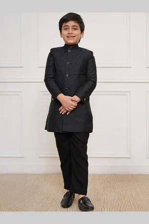 Vastramay Boys Slim Fit Mandarin Collar Self-Design Sherwani Set