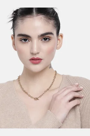 DressBerry Women Charm Necklace With Interlock Detail