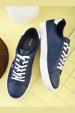 Styli Men Casual Contrast Striped Sneakers