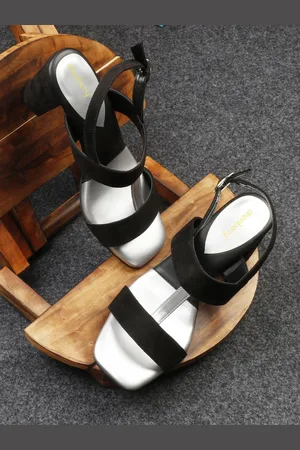 DressBerry Women PU Block Sandals