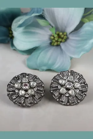 AURAA Trends Gold Plated Kundan Studs Earrings