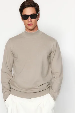 Trendyol Men Solid Round Neck Sweatshirt
