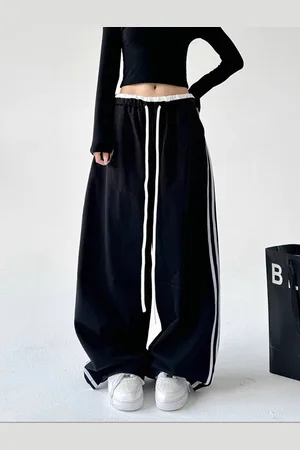 DressBerry Women Striped Mid-Rise Wide Leg Loose Fit Trousers