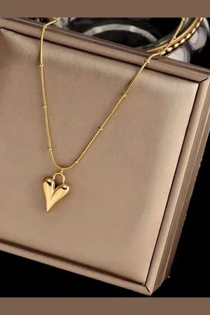 DressBerry 18K Gold-Plated Stainless Steel Heart Shaped Pendant With Chain