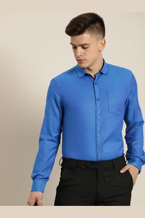 Invictus Men Blue Textured Slim Fit Semiformal Shirt