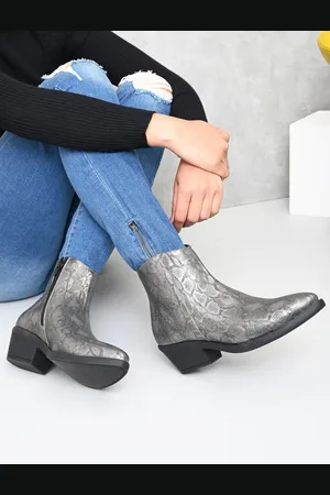 San Frissco Women Textured Block-Heeled Regular Boots