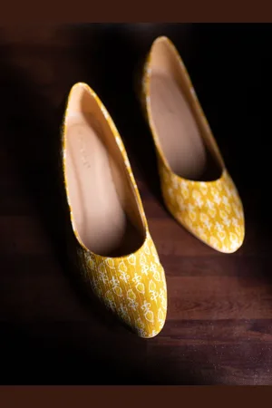 KANVAS Women Block Printed Kitten Heel Pumps