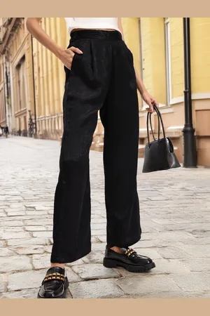 DressBerry Women Essential Pleated Flare Trousers