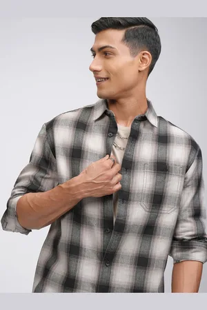 Highlander Men Spread Collar Checked Cotton Casual Shirt