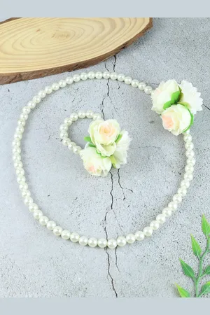asthetika Beaded Floral Bunch Jewellery Set
