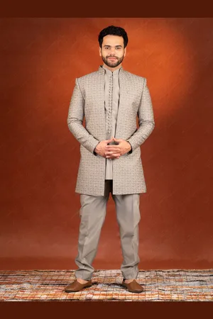 TheEthnic.Co Embroidered Sherwani Set
