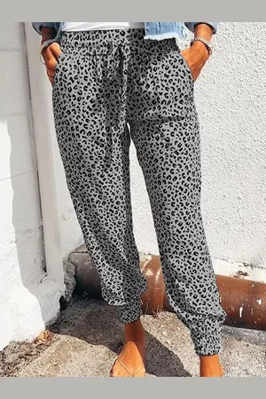 Stylecast Women Printed Mid-Rise Chinos