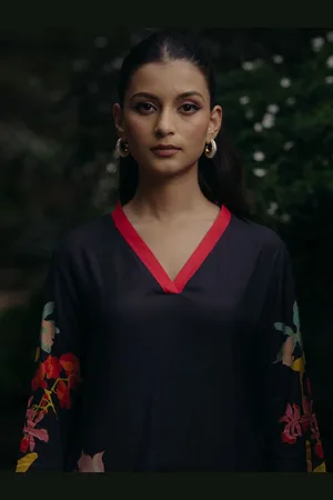 anayna Floral Printed V- Neck Straight Kurta With Trousers