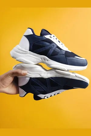 WOAKERS Men Colourblocked Leather Sneakers