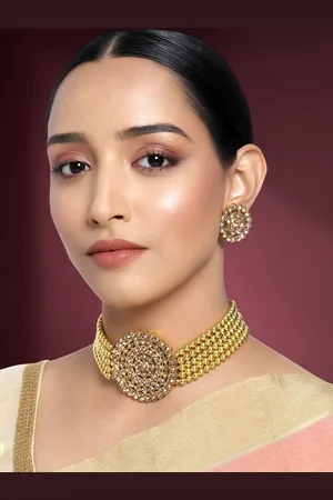 Peora Gold-Plated Kundan Studded Jewellery Set