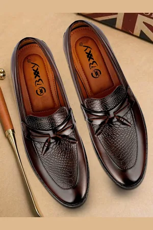 BXXY Men Textured Slip-On Loafers
