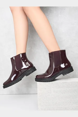 San Frissco Women Glossy Block-Heeled Chelsea Boots