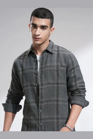 Highlander Men Spread Collar Checked Casual Shirt