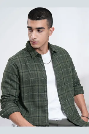 Highlander Men Spread Collar Checked Casual Shirt