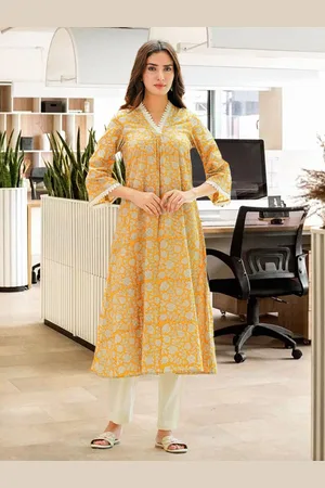 Ambraee Floral Printed Pleated Pure Cotton A-Line Kurta with Leggings