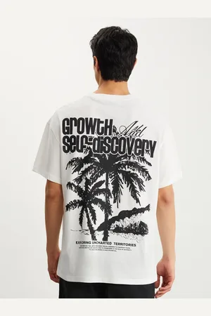 Grimelange Men Typography Printed Round Neck T-shirt