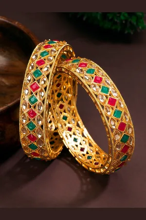 Sukkhi Set Of 2 Gold-Plated Kundan-Studded Bangles
