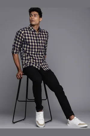 WROGN Men Navy Blue & White Slim Fit Checked Pure Cotton Casual Shirt