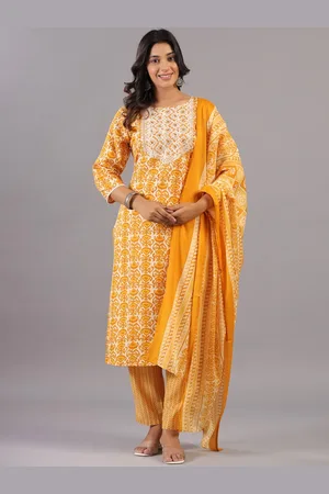 Amchoor Floral Printed Regular Sequinned Straight Kurta With Trousers & Dupatta