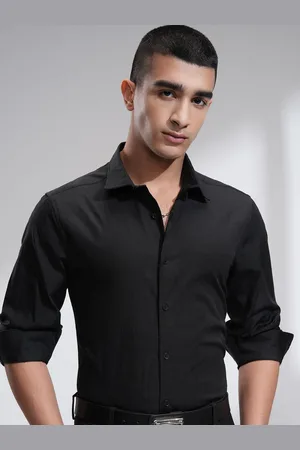 Highlander Men Slim Fit Cutaway Collar Solid Cotton Formal Shirt