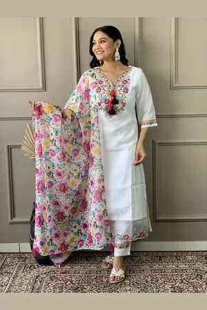 choiceit Women Floral Embroidered Regular Thread Work Chanderi Silk Kurta with Pyjamas & With Dupatta