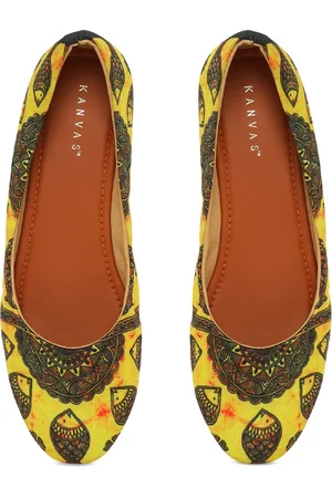 KANVAS Women Printed Ballerinas Flats