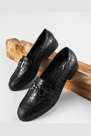 THE WHITE POLE Women Textured Lightweight Horsebit Loafers
