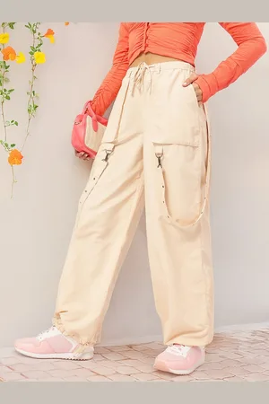 DressBerry Effortlessly Chic Women Cargo Style Relaxed Joggers