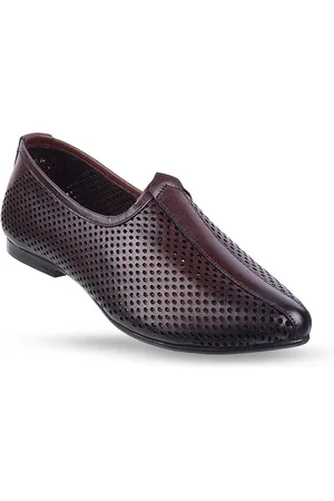 Metro Men Textured Leather Mojaris