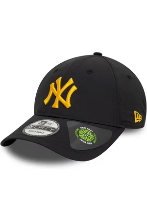 New Era Men Embroidered Snapback Cap