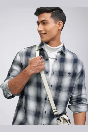 Highlander Men Spread Collar Checked Cotton Casual Shirt