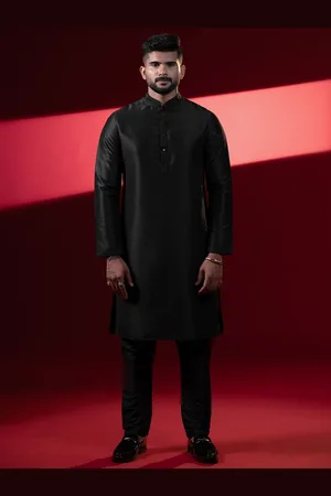 TheEthnic.Co Mandarin Collar Regular Straight Kurta with Trousers & Jacket