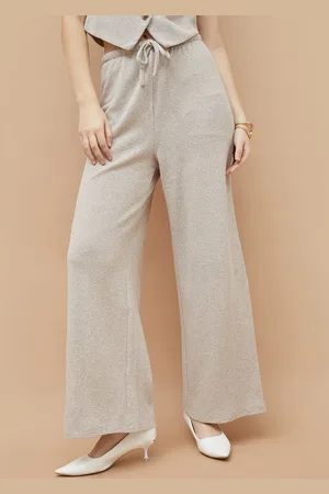 Lifestyle Women Textured Trousers