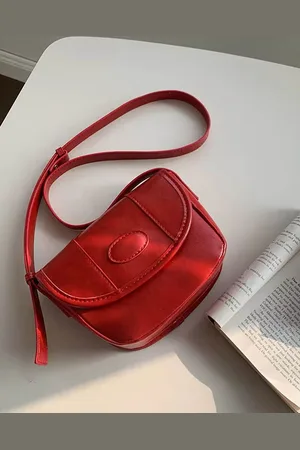 Stylecast Structured Hobo Bag with Applique