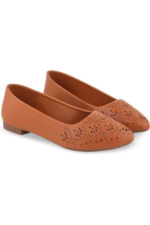 Shoetopia Girls Textured Ballerinas with Laser Cuts Flats
